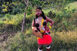Daphné LAPRIER, tenue wayāpi.
