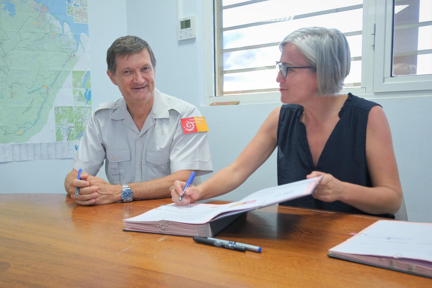 Signature de la convention entre le Parc amazonien et l'ARS