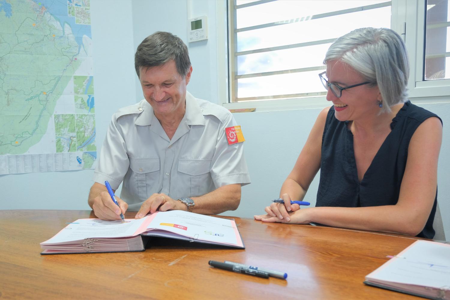 Signature de la convention entre le Parc amazonien et l'ARS